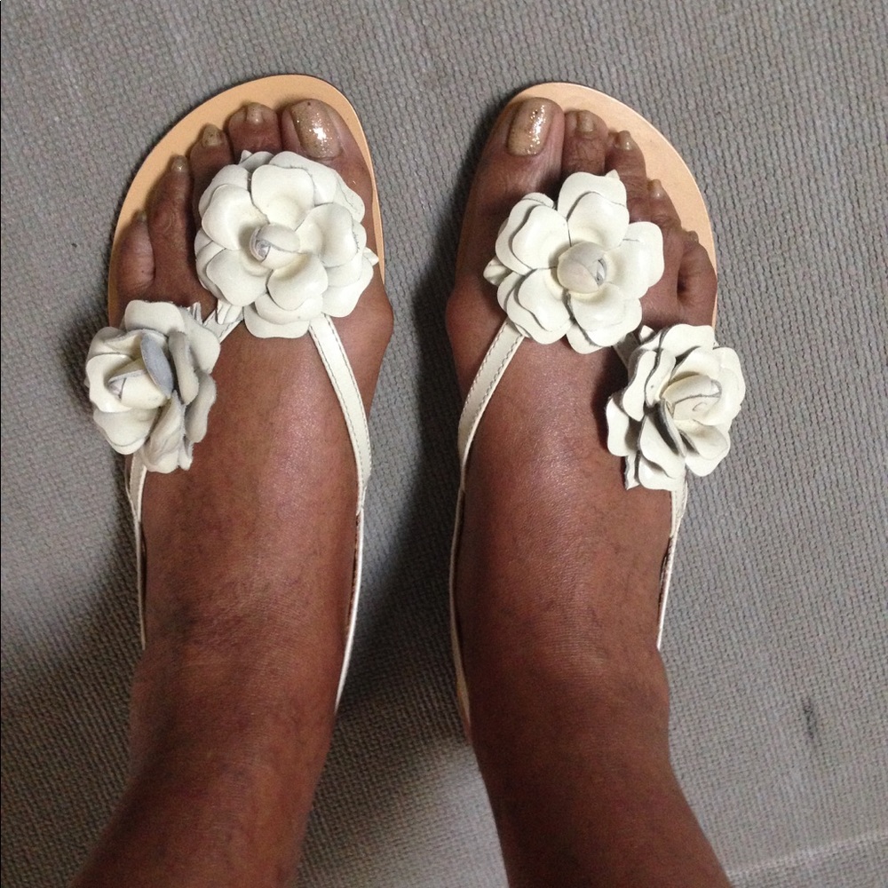 POETIC  LICENSE SANDALS VERY Cute 👡